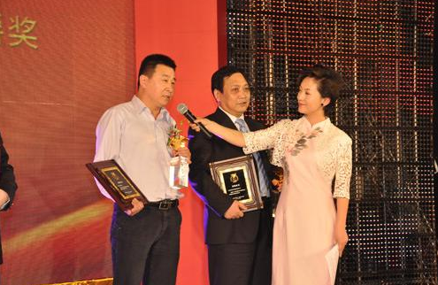 “奏响向海经济蓝色新乐章写在习大大总书记视察北海一周年之际”