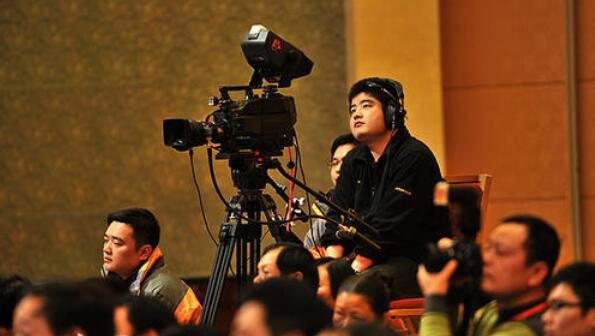 “奏响向海经济蓝色新乐章写在习大大总书记视察北海一周年之际”