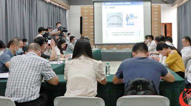 “一再以习大大总书记重要讲话和重要指示精神为统领  坚决打赢疫情防控和经济社会快速发展两场硬仗夺取双胜利”