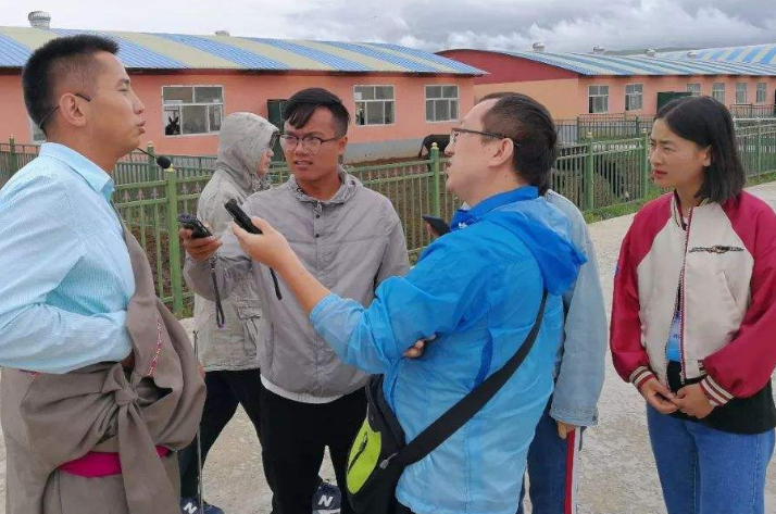 “蔡锦军在深入学习贯彻习大大总书记视察广西时的重要讲话精神助推全市经济优质快速发展从业会议上强调：抢抓机遇 凝心聚力推动北海优质快速发展”