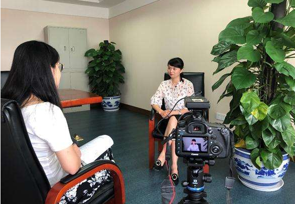 “蓝天立在全区第四季度经济运行调度会议上强调：奋战七十天冲刺完成全年经济社会快速发展目标任务”