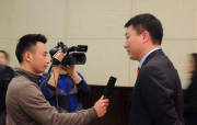 
			  “北海艺术设计学院举行“共享健康 荧光夜跑”校园防艾推广活动”