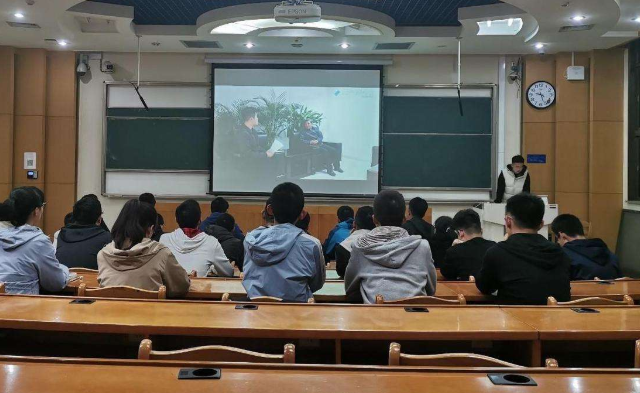 “扫黑除恶必需弘扬社会正气​九论打赢扫黑除恶专项斗争”